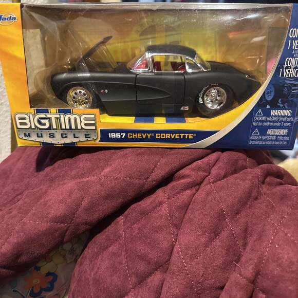 Jada Toys Bigtime Muscle 1957 Chevy Corvette 1:24 Scale Diecast Car